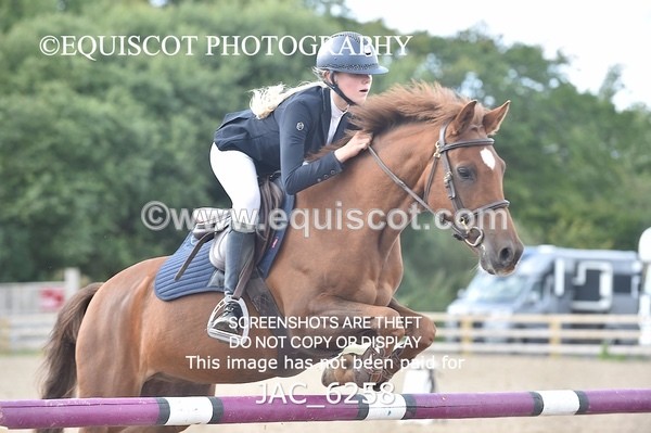 JAC_6258 - CLASS 9 SAT Pony Foxhunter/ 1.10m Open
