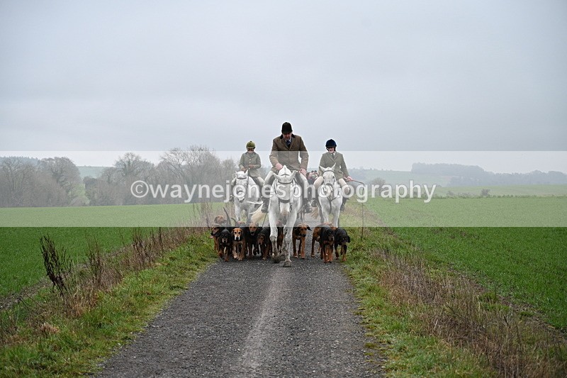 WJ7_9743 - Walk out..