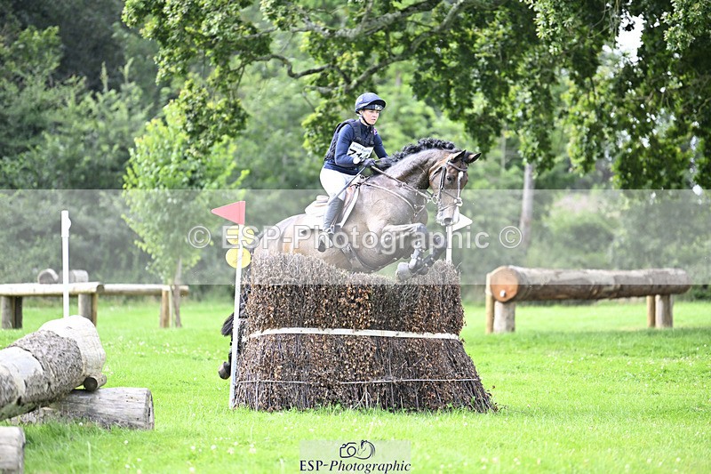 240804-170900-18842 - 714-Dani_Evans-ISABELLE_ROSE_BUD