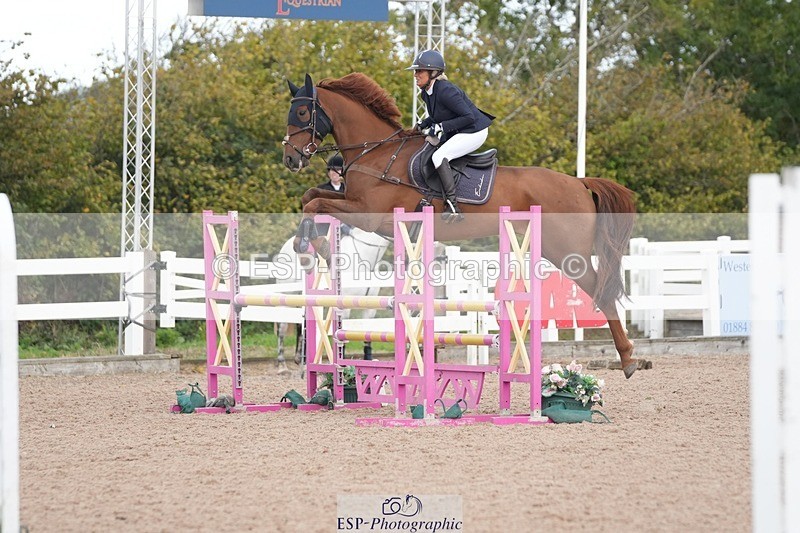 251005-100807-02467 - Cls 22 British Novice and 90cm