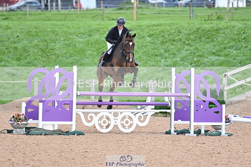 231014A-111714-04337 - Cls 18 Newcomers & 1.10m Open