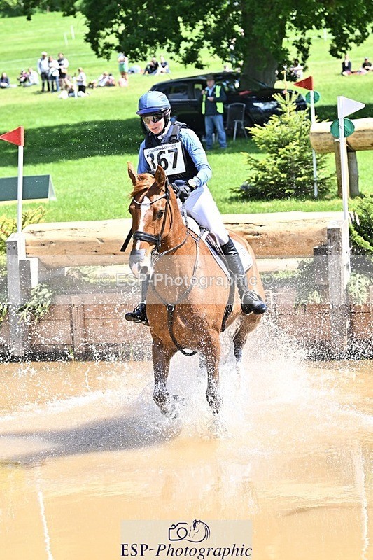 240525-120345-12900 - 367-CROSSTOWN_FINTANS_LAST-Catherine_Burrell