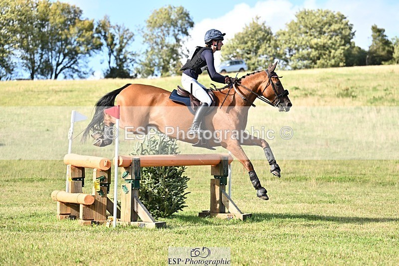 250831-171246-01170 - Q-819-Eve.Egginton