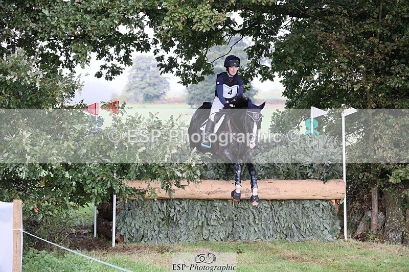 231020-100917-06180 - 004-CARTOON.HERO-Sophie.Wildern-XC