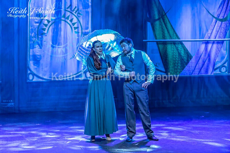 6KJS0280 - Ambition show team