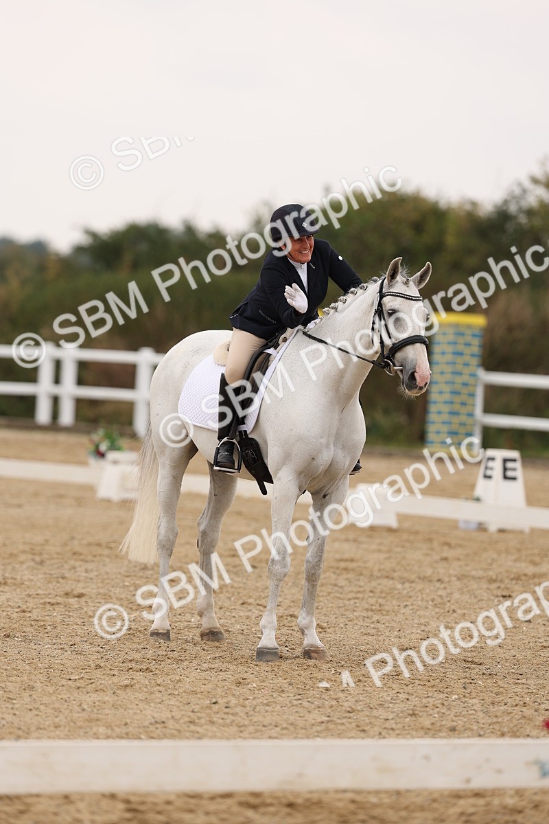 SBM_01756 - Class 9 - Novice 27 Champs