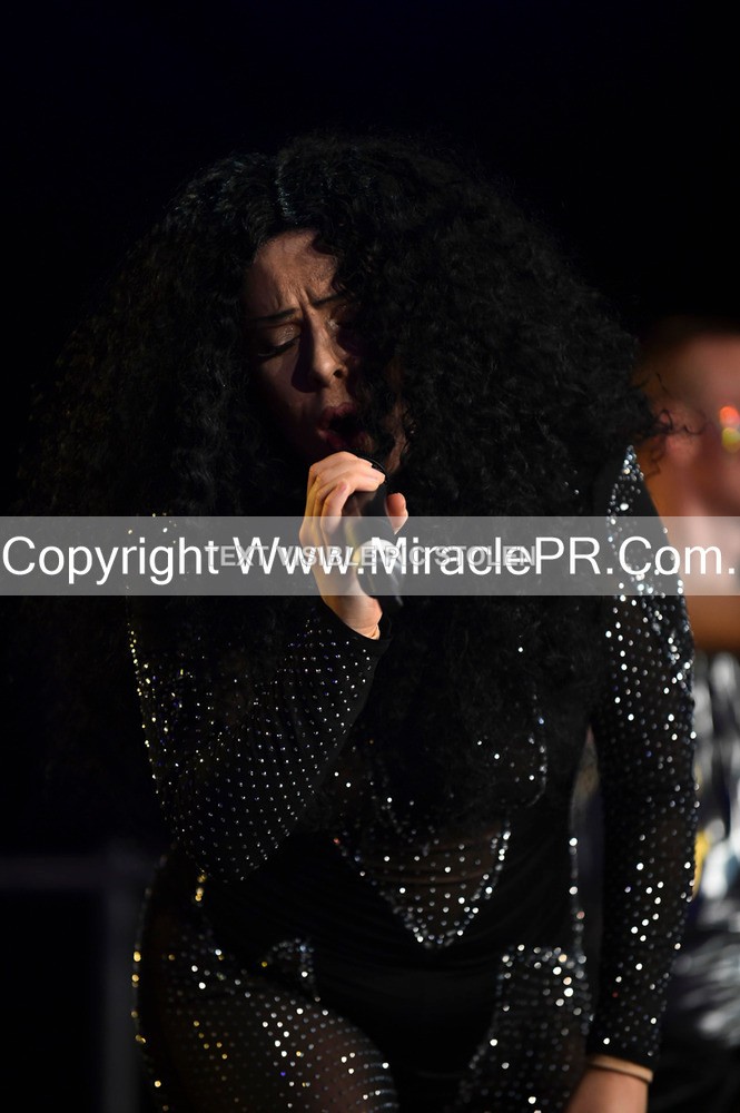 SH4_6334 - The Cher Experience