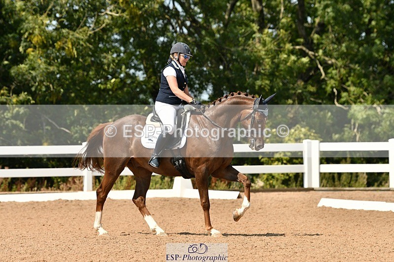 250817-130340-09820 - 214-Verity.PerryVogue