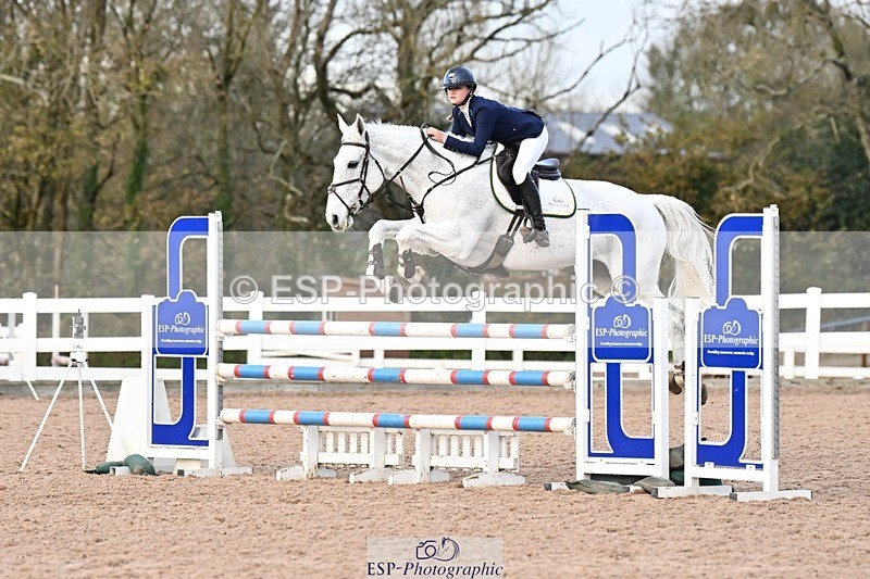 241117X-152219-05141 - Cls 19-20-21 Children on horses