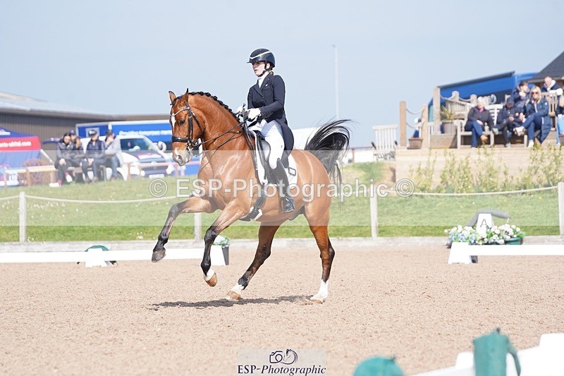 250404-120236-05569 - 010-Jessie.Kirby-As.Well.de.la.Roche.CMF