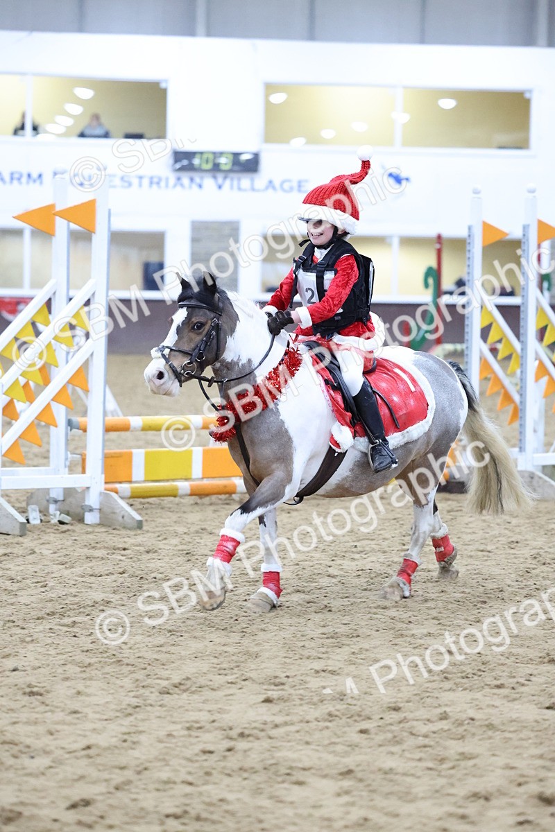 SBM_000354 - Class 2 - Santas Grotto - 50cm