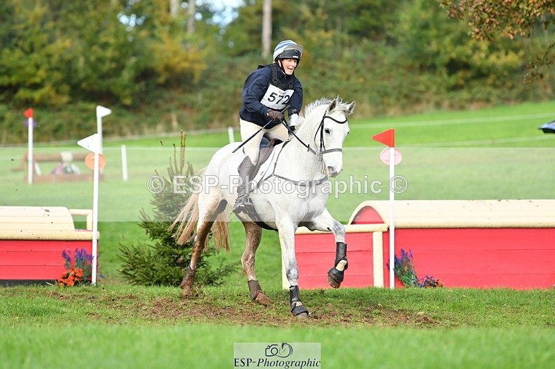 251025A-154303-21892 - G-572-Laura.Pitman With Trot Up