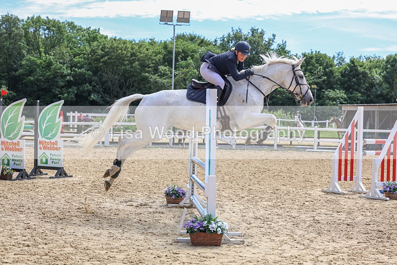 3E7A7550 - Class 9: Senior Foxhunter/1.20 open