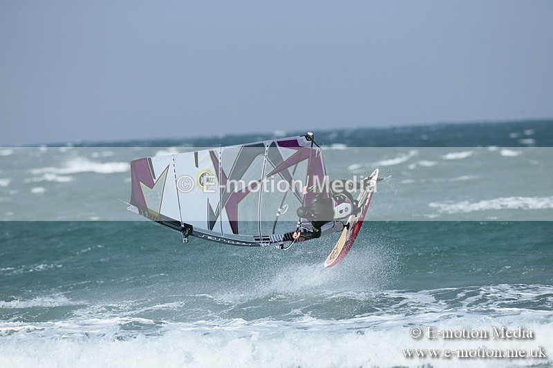 WS 020413-103 - Windsurfing