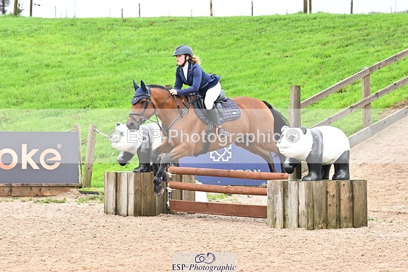 250920-161547-01856 - Cls 22 Pony Intro 90cm Derby