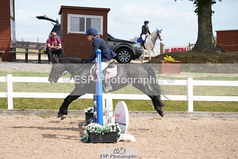 250805-145007-00012 - Clear Round and 60cm