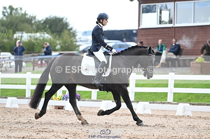 250907-125025-08460 - 005-Jessica.AllenHendrewen.Desert.Lady