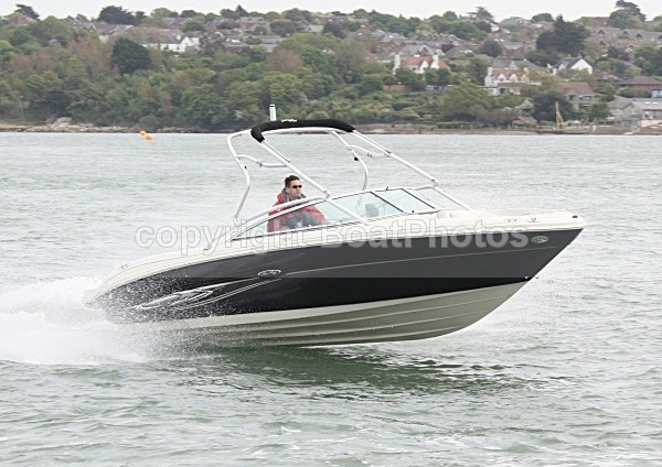 090510  SEA RAY 220 SELECT IMG_0320 - Motorboats - Open