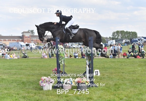 BPP_7245 - CLASS 3 Andrew Hamilton Coach, RHS Foxhunter Championship Qualifier