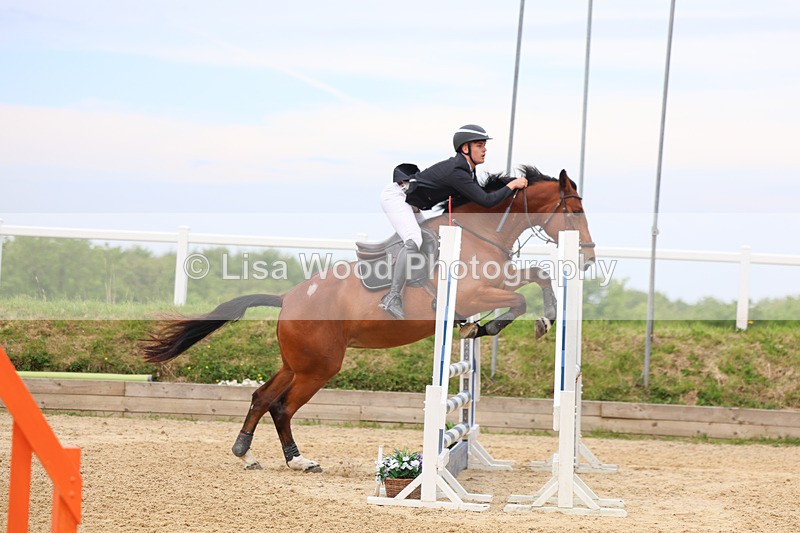 3E7A8514 - Class 4: Senior British Novice/90cm open