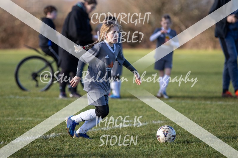 1DX31089 - 2026-01-17 FC Abbey Meads U9 Purple Girls V Develop FC U9 Girls