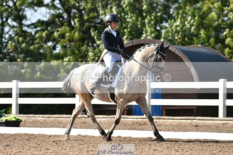 250906-162638-05065 - 128-Chantelle.Oliver-SymondsStadmorslow.Coffee.n.Cream