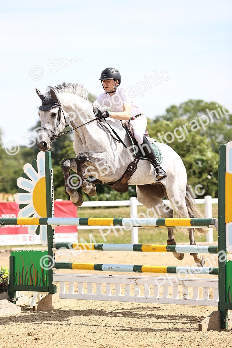SBM_000606 - Class 15 - Redpost Equestian Senior Foxhunter - 1.20m