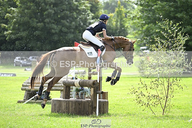 240804-103749-10597 - 353-Maja_Hullah-ORANJE_SPR