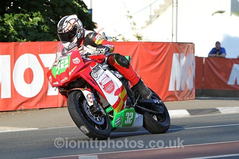  - Saturday Practice Newcomers/Supertwins