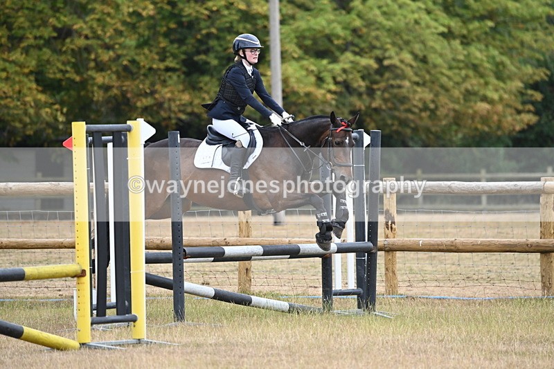 WJ6_0945 - Class 14 Intermediate Jumping 75cm