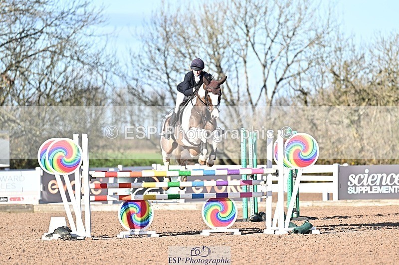 251203-124110-00499 - Cls 4 Newcomers and 1.10m Open