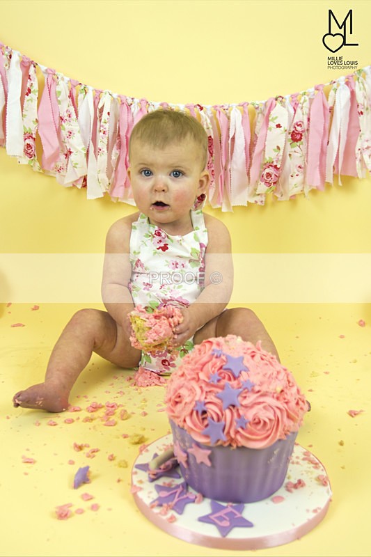 Alyssaa Cakesmash Millie Loves Louis Photography 44 - Cake Smash Celebrations