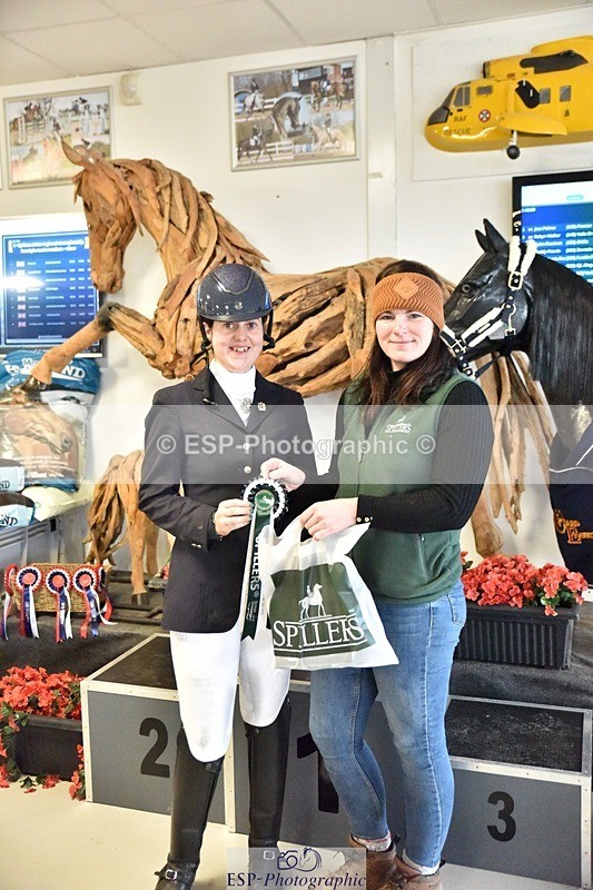 250214-130626-00330 - Freestyle Medium Silver Presentation