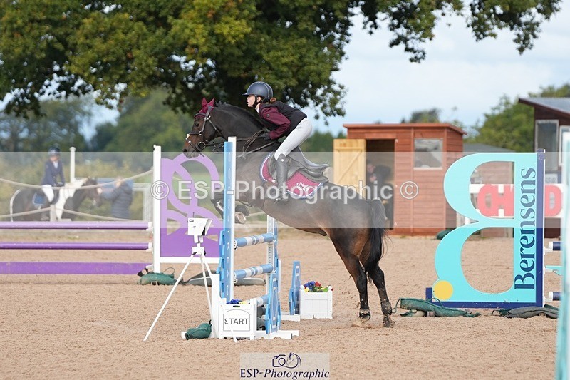 250921-101523-02144 - Cls 4 Pony British Novice and 80cm