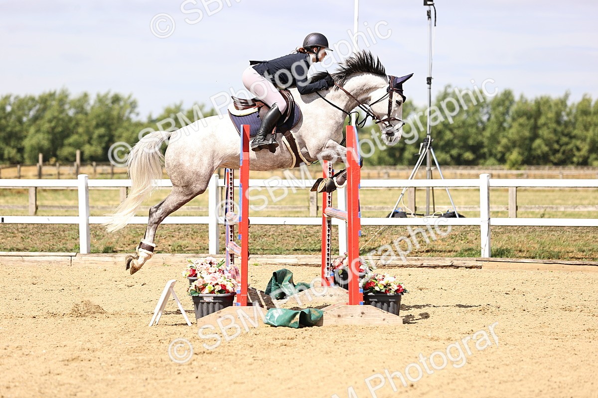 SBM_009824 - Class 8 - Senior Newcomers - 1.10  Open