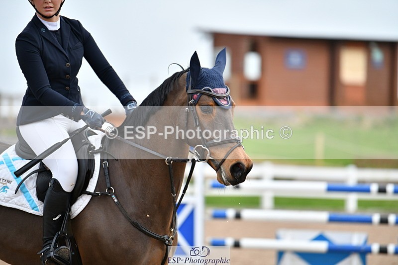 240124A-124633-00537 - Cls 3 Newcomers & 1.10m Open