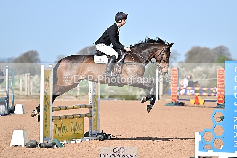 260408-105202-00254 - Cls 2 British Novice and 90cm