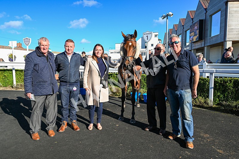 100924-Race 6-Half Moon Rising-4562 - Race 6