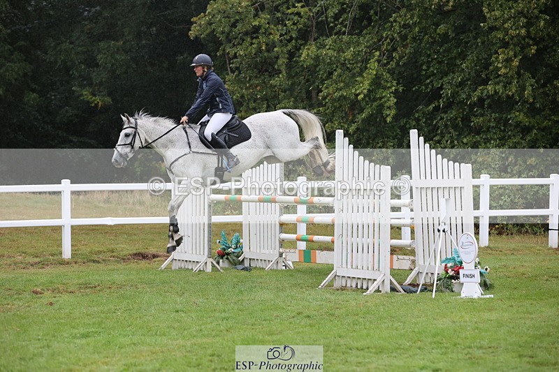 250830A-140150-06861 - Cls 16 Snr Newcomers and 1.10m Open