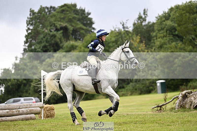 240825X-163242-37544 - 80cm XC 16.30 to 17.30