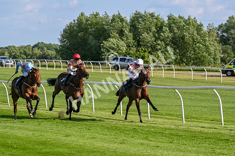 100625-Race 2-Right And Exact-6596 - Race 2