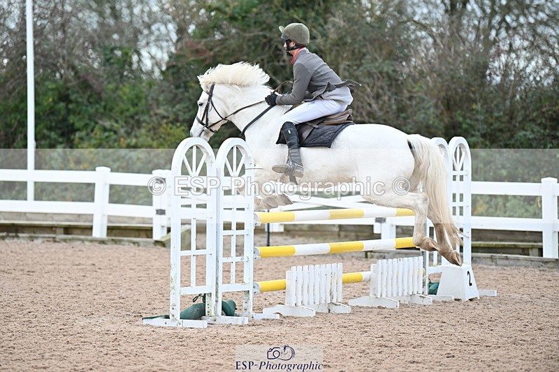 231119A-113620-05452 - Sun Cls 5 Newcomers & 1m Open