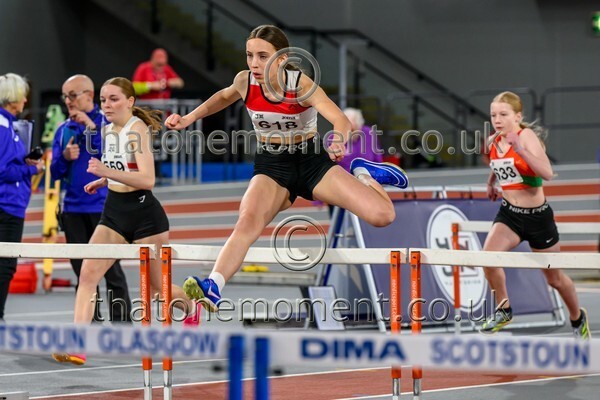 AgeInd25SAT-917395 - Track Female Set One