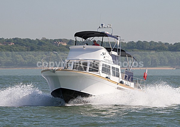 100524 CHILDS PLAY IMG_5977 - Flybridge Cruisers