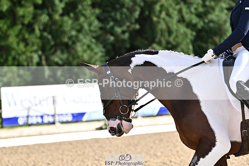 241023-145108-00626 - 004-Claire.Deuten-FOXRIDGE.HIGH.JINX