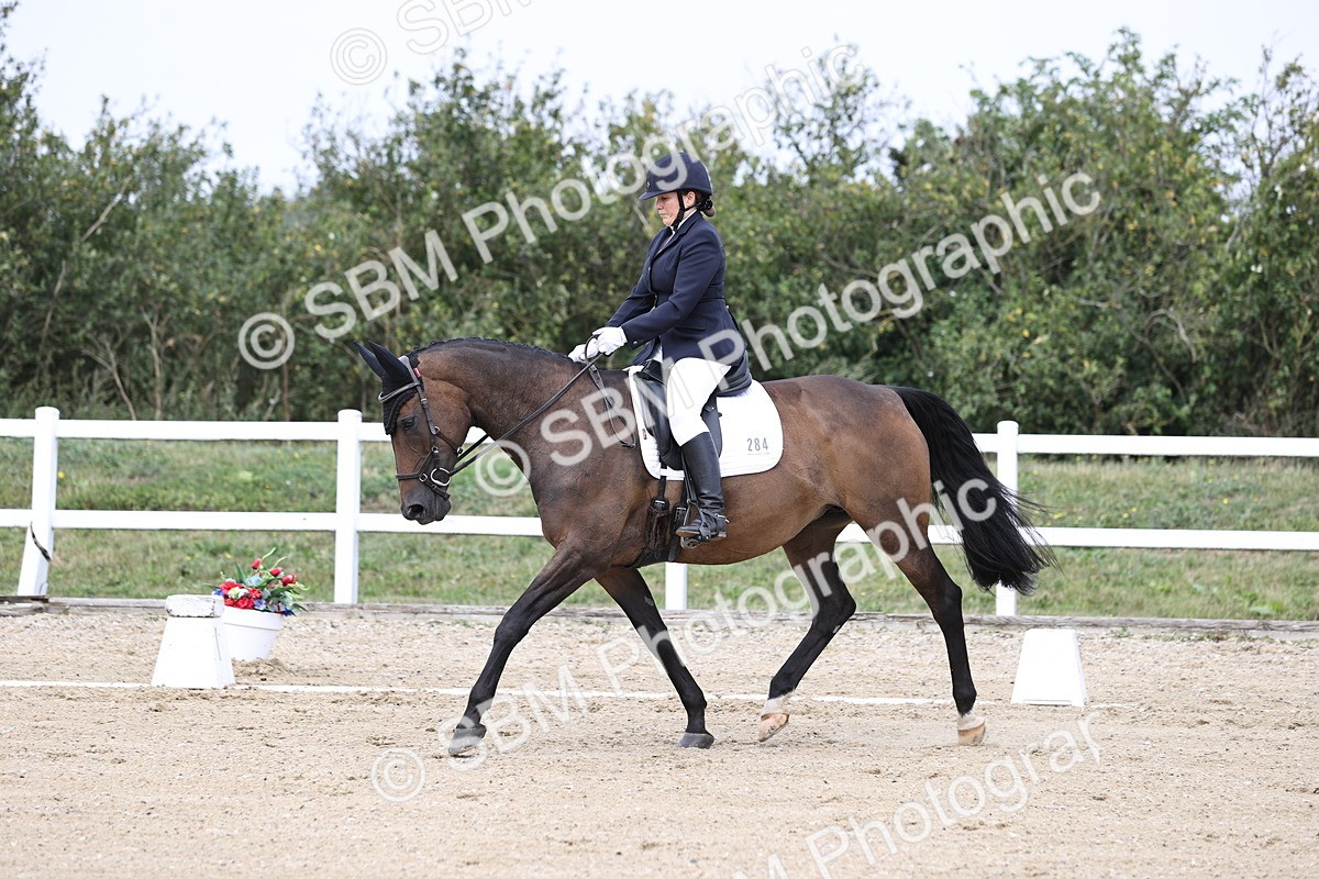 SBM_017474 - Class 14 - Novice 23 - 13.52-14.55