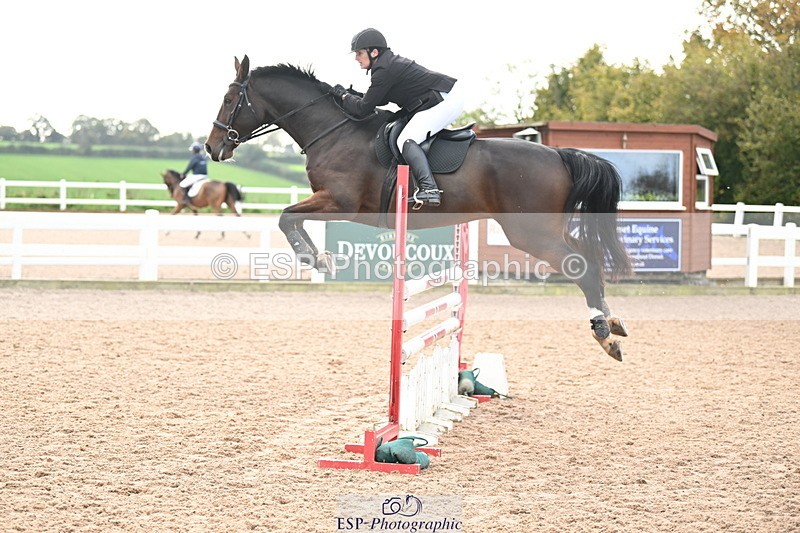 241023A-135229-00913 - Cls 4 Newcomers and 1.10m Open