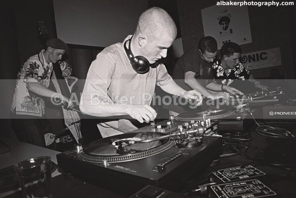 37 plus-1 dj-woody fingathing - Counter Culture @ Contact Futuresonic 10.06.00
