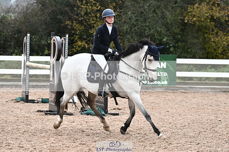 231118A-135645-03211 - Cls 9 Foxhunter & 1.10m Open