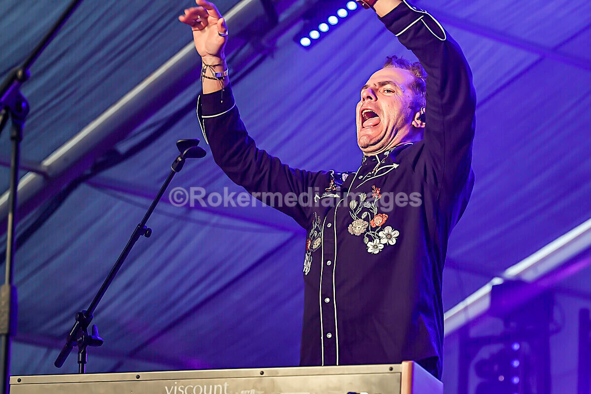 Sunday-400 - MINETY 2025